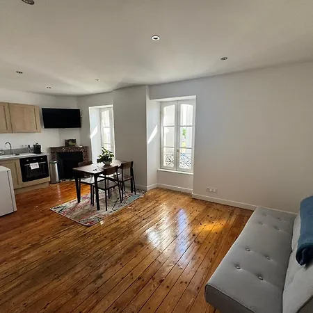 דירה 1 Face Au Donjon